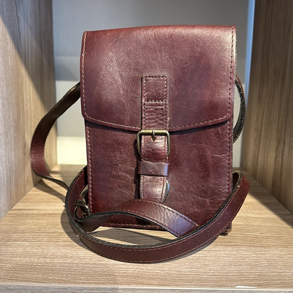 Leather Crossbody Bag in Burgundy